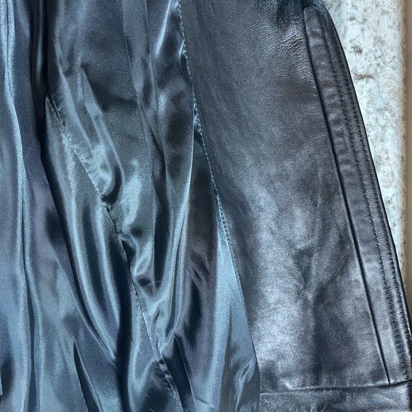 Wilson Leather Coat. - Picture 4 of 11